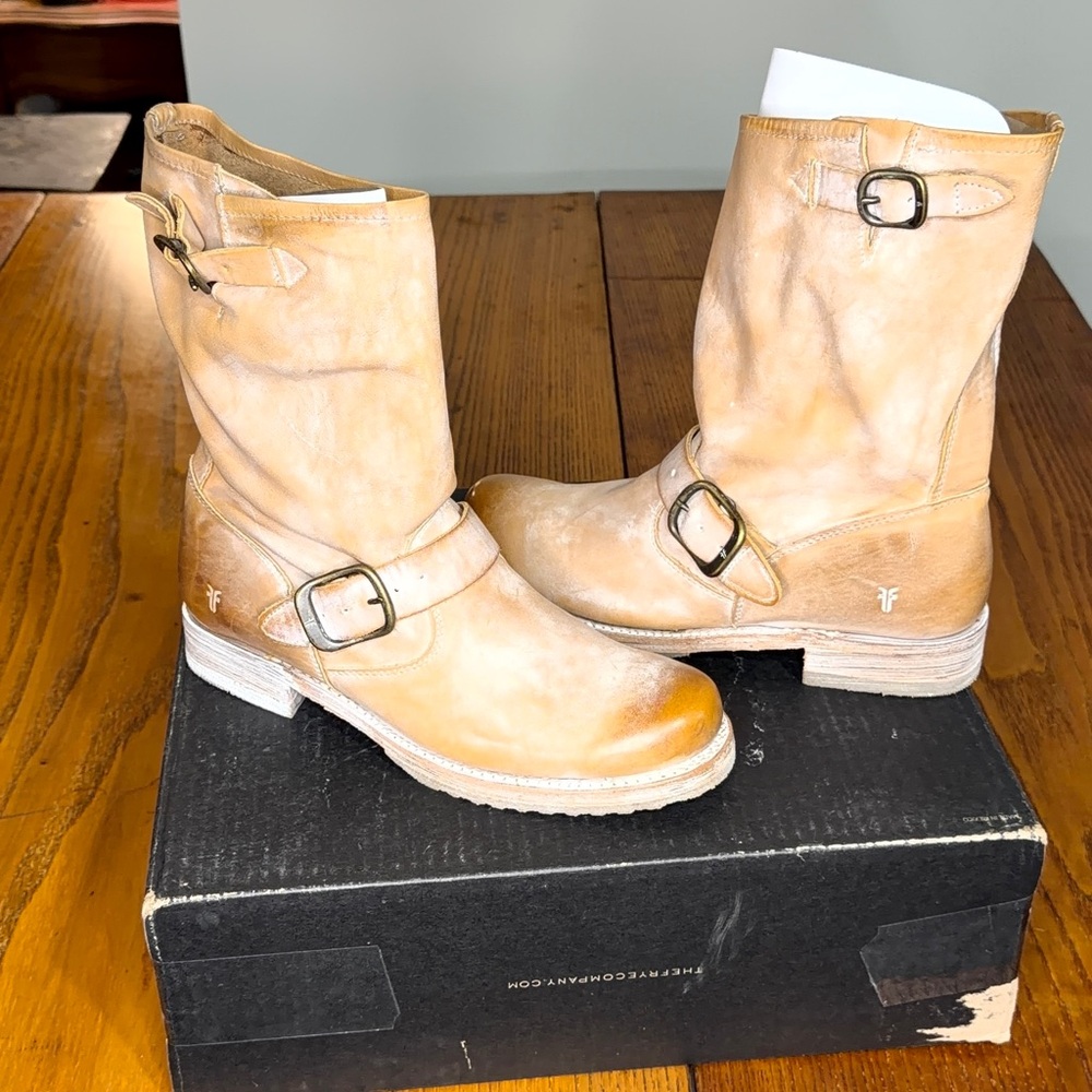 BRAND NEW! Frye Veronica Short Boot - Picture 1 of 10